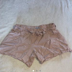 Light pink shorts with tie